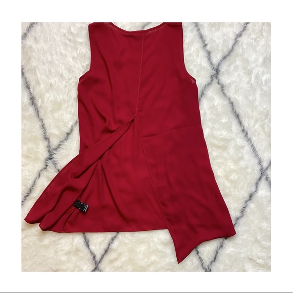 Express Split Back Tank - Picture 2 of 3